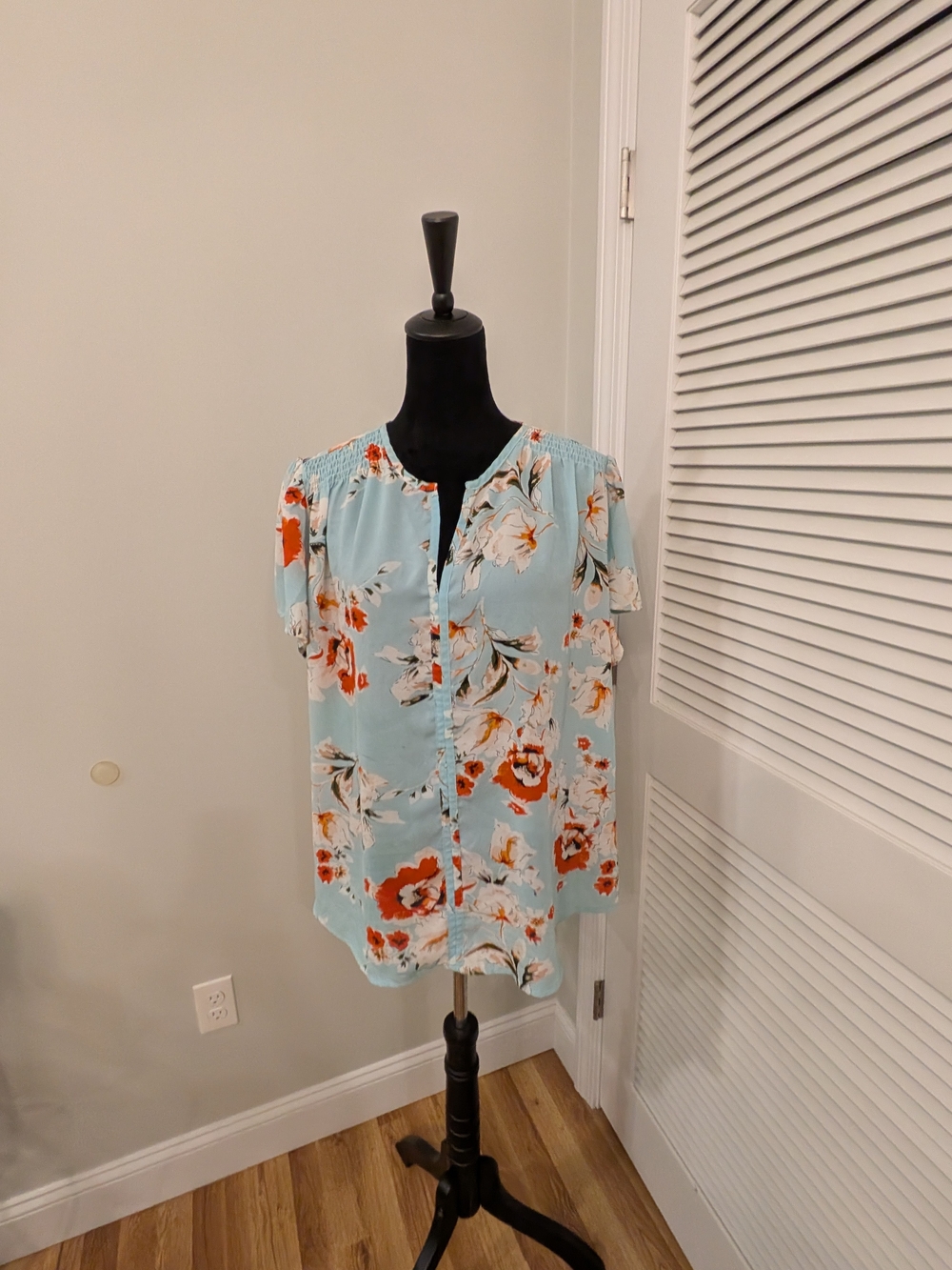 Floral Split-Neck Short Sleeve Top - Light Blue Shield 2X